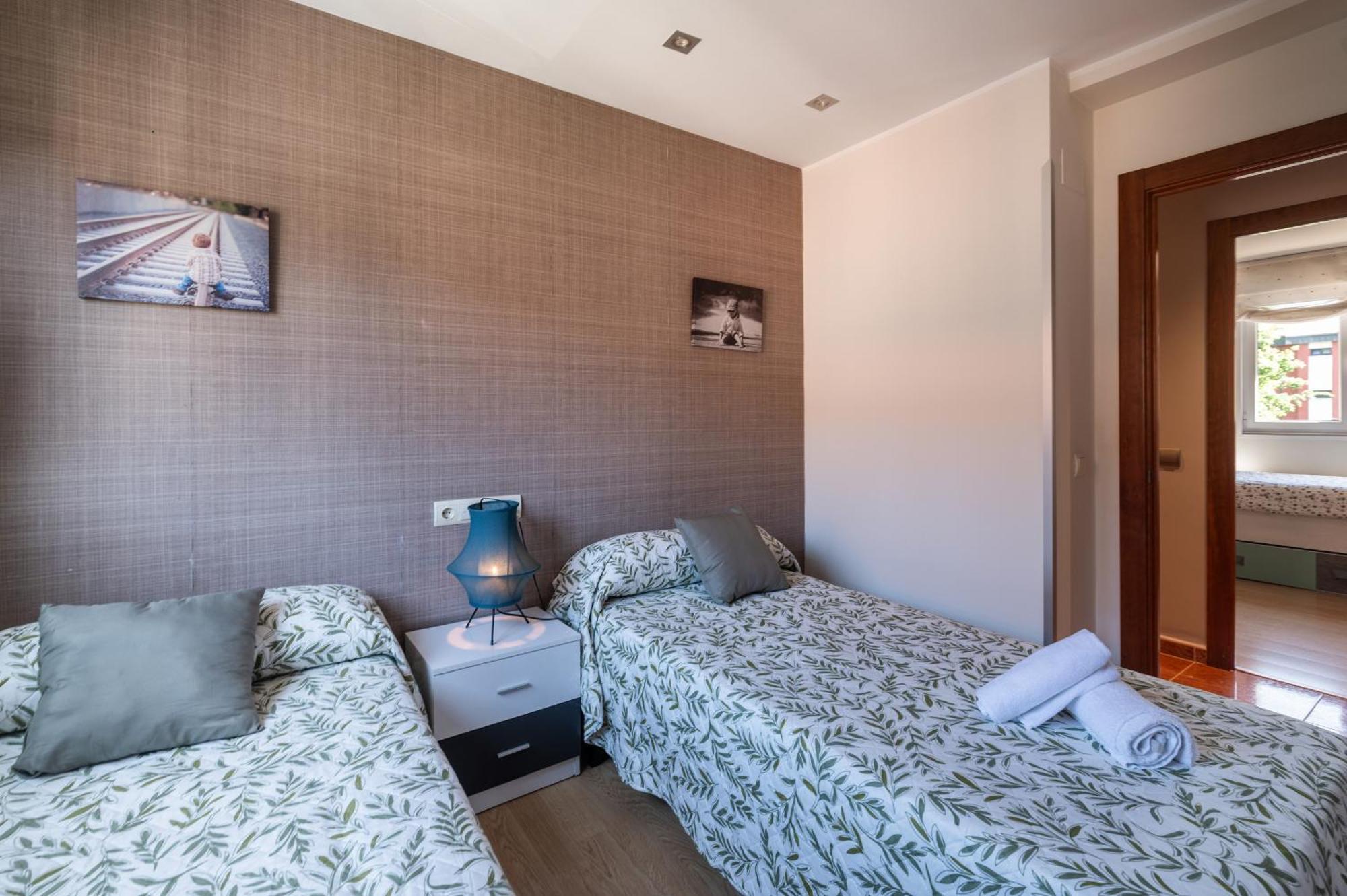 Marina, apartamento a 900 m de la playa en Llanes Exterior foto